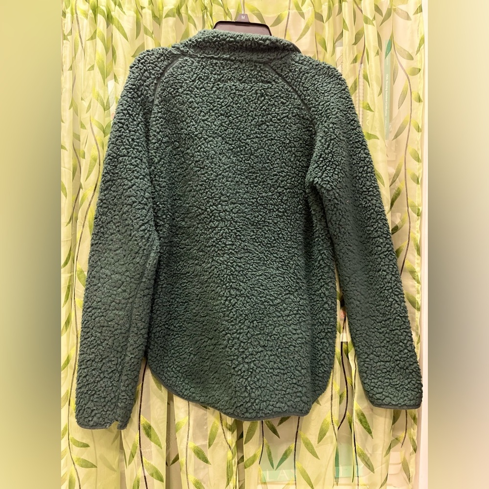Oversized Fuzzy Pullover - Picture 6 of 6